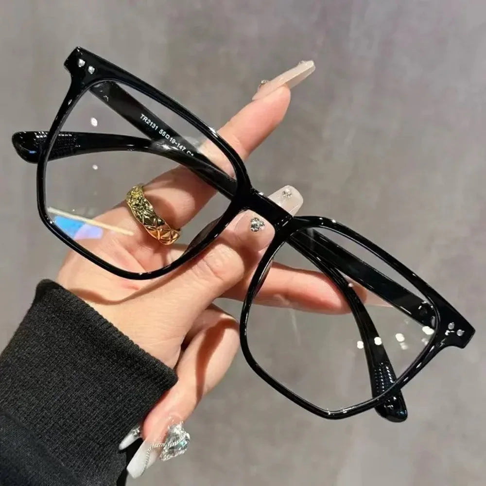 Fashion Black Frame Glasses Retro Square Anti-blue Light Flat Glasses Lightweight Non-Prescription Eyewear UV Protection Lenses